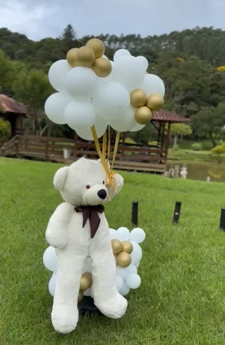 Urso Com Balões  - JC DECORAÇÕES