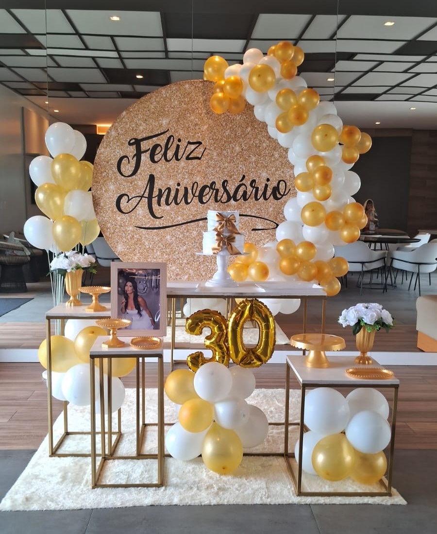 Feliz Aniversário Dourado - JC DECORAÇÕES