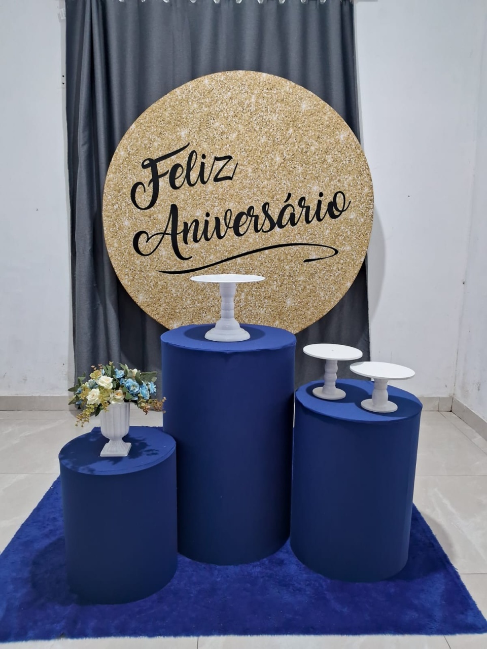 Feliz Aniversário Dourado - JC DECORAÇÕES