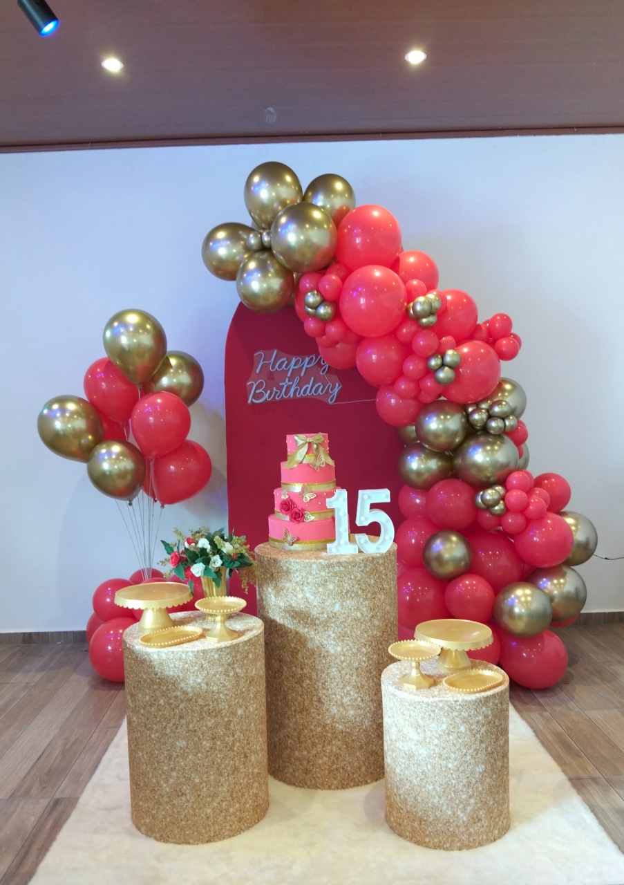 Vermelho E Dourado - JC DECORAÇÕES