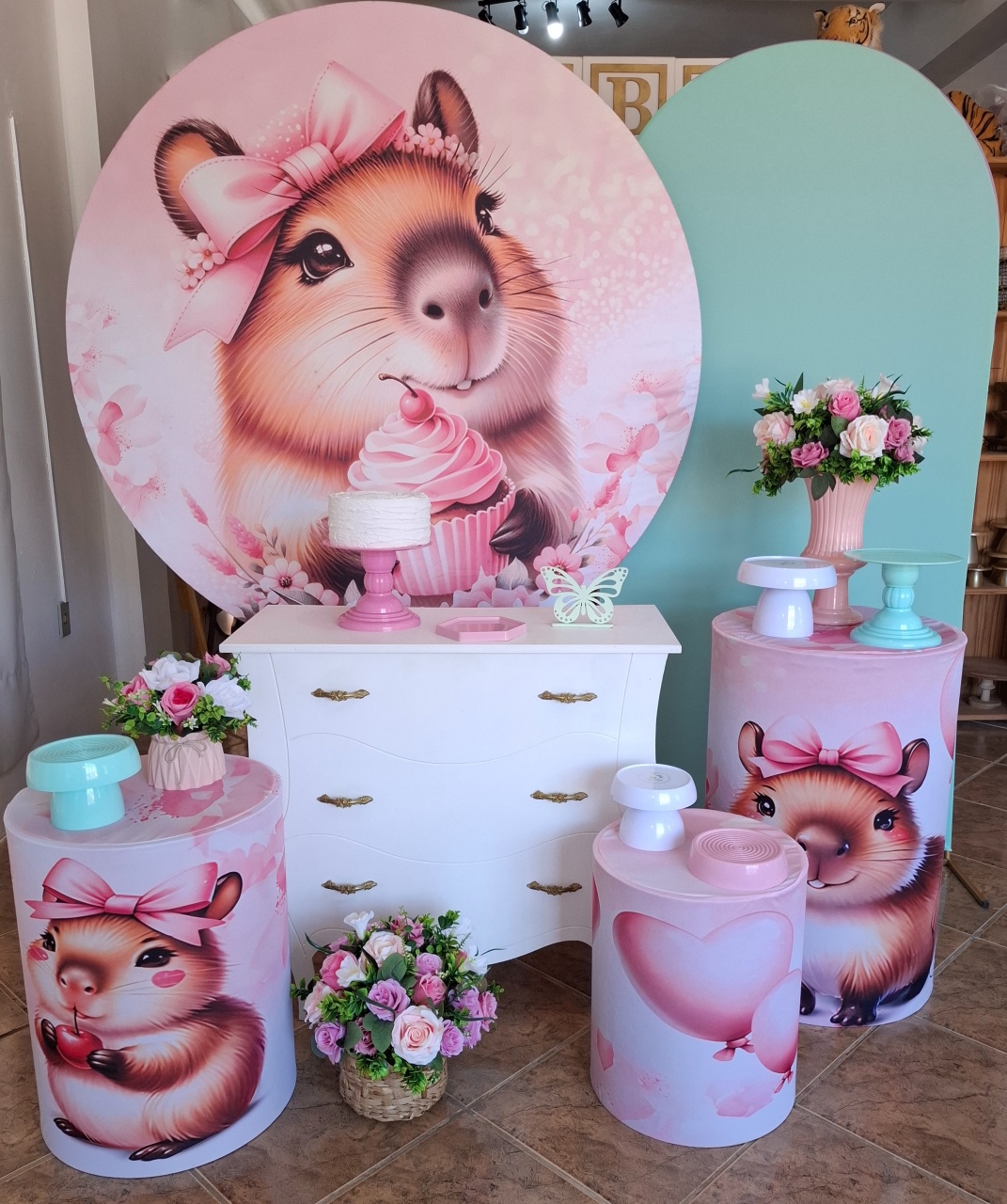 Capivara Rosa Kit Ouro - Quel festas ateliê
