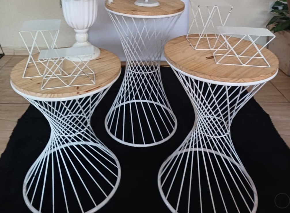 Mesa Espiral Ferro Branca - Kecafestas 