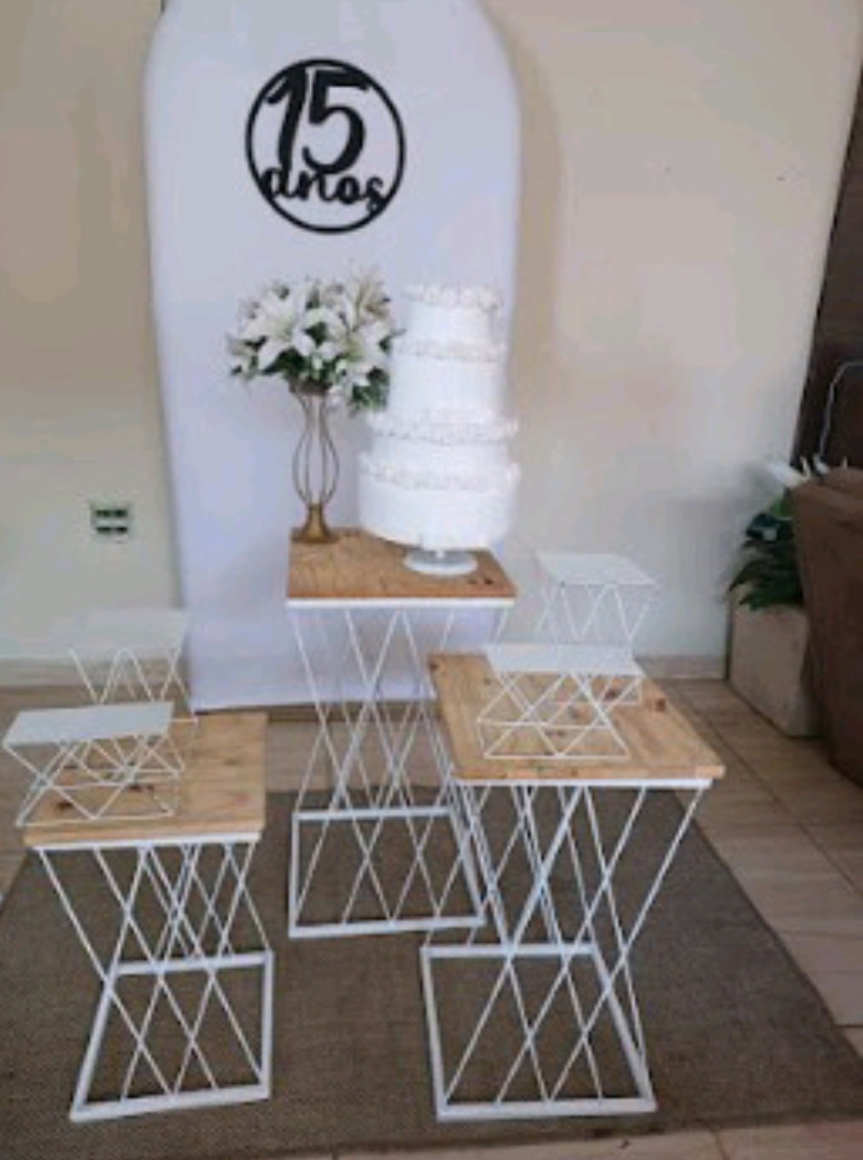 Kit Tag 15 Anos Mdf Romano Com Mesas de Ferro - Kecafestas 
