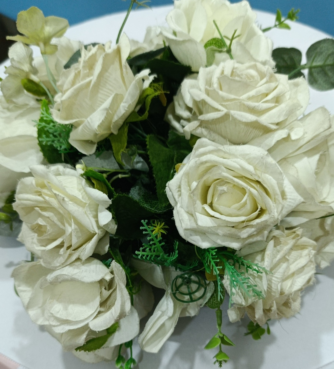 Arranjo Rosas Brancas - Kecafestas 