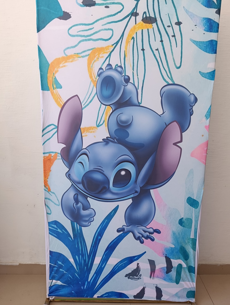 Painel Stitch Pulando Lateral  - Kecafestas 