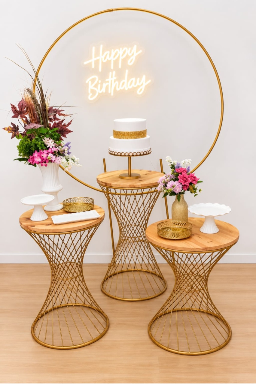 Dourado Com Mesas Sophie - Dcoração de mãe 