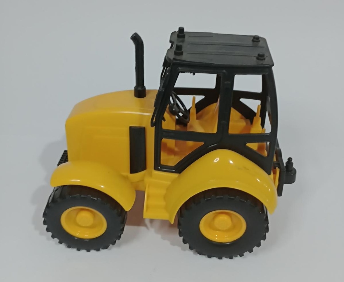 Trator Plastico  Amarelo/Preto - Vanessalocações