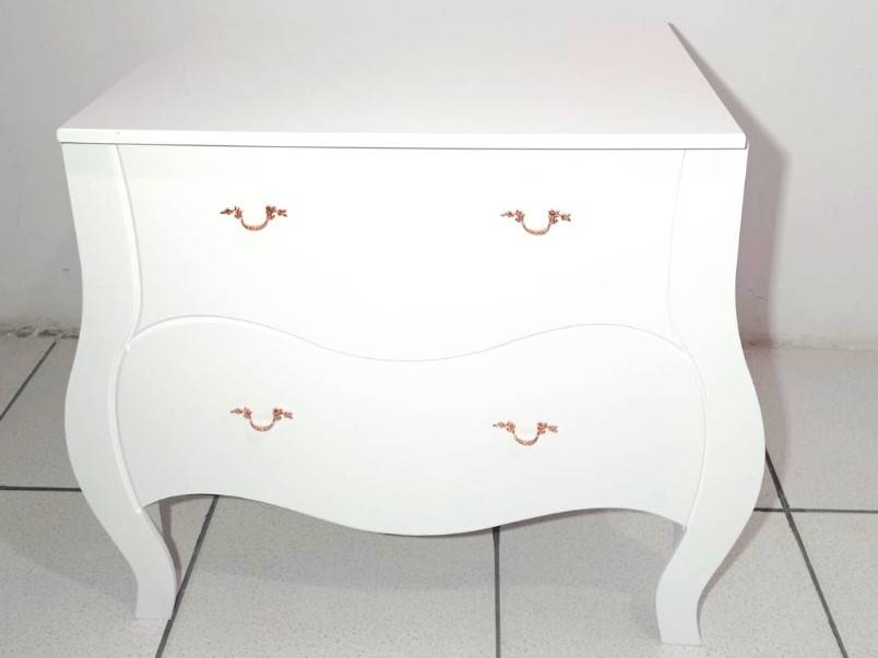 Cômoda / Mesa/ Móvel  - Vanessalocações
