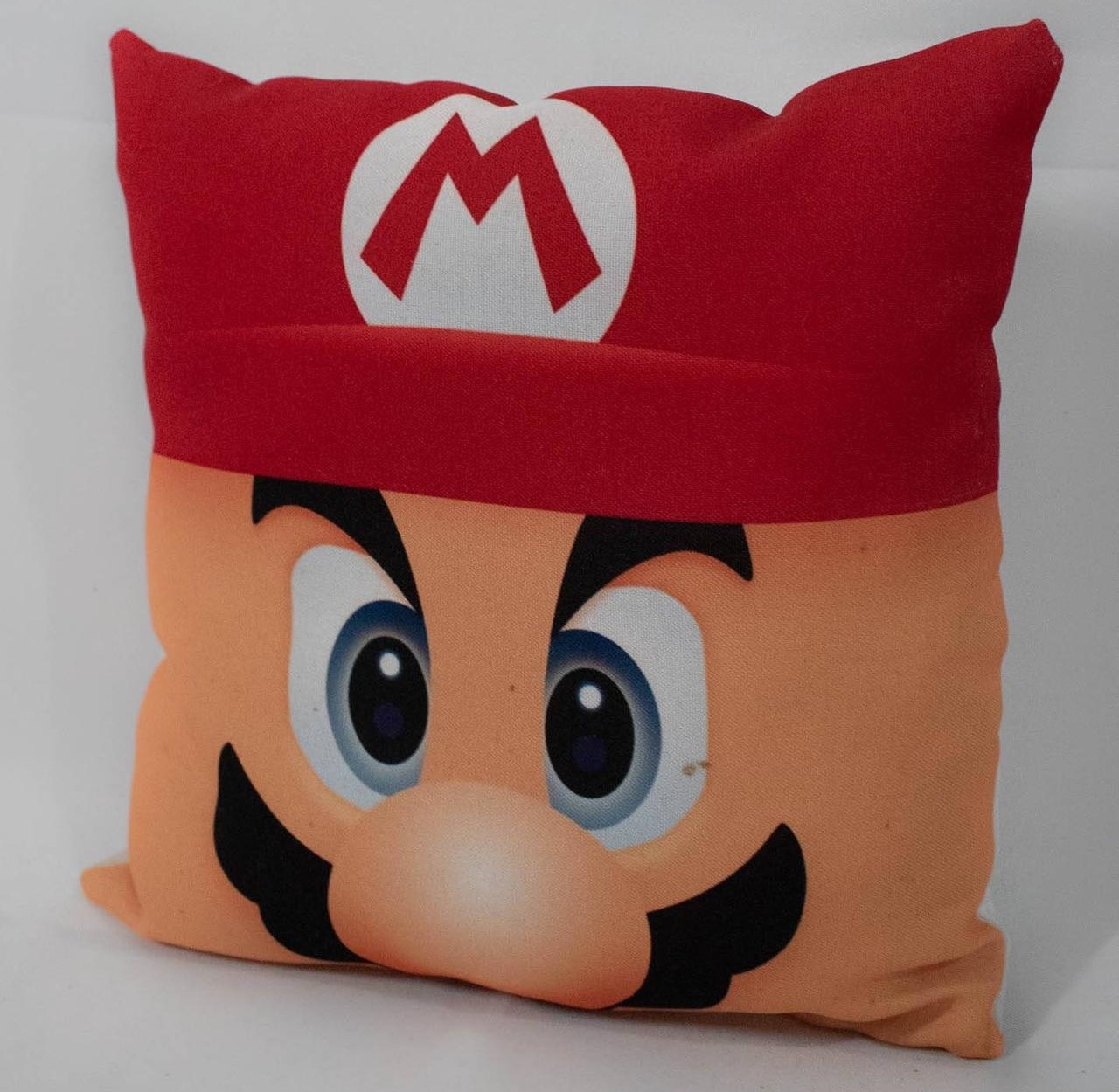 Almofada Mário Bross - Coleção Mário Bross Vermelho - Vanessalocações