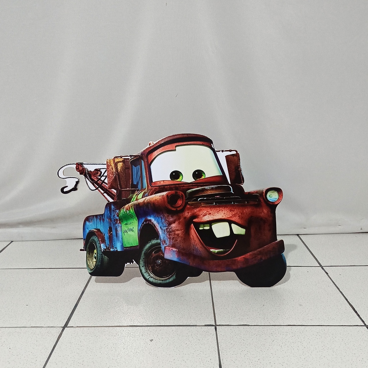 Display de Chão Carros/Matte -Mdf - Vanessalocações
