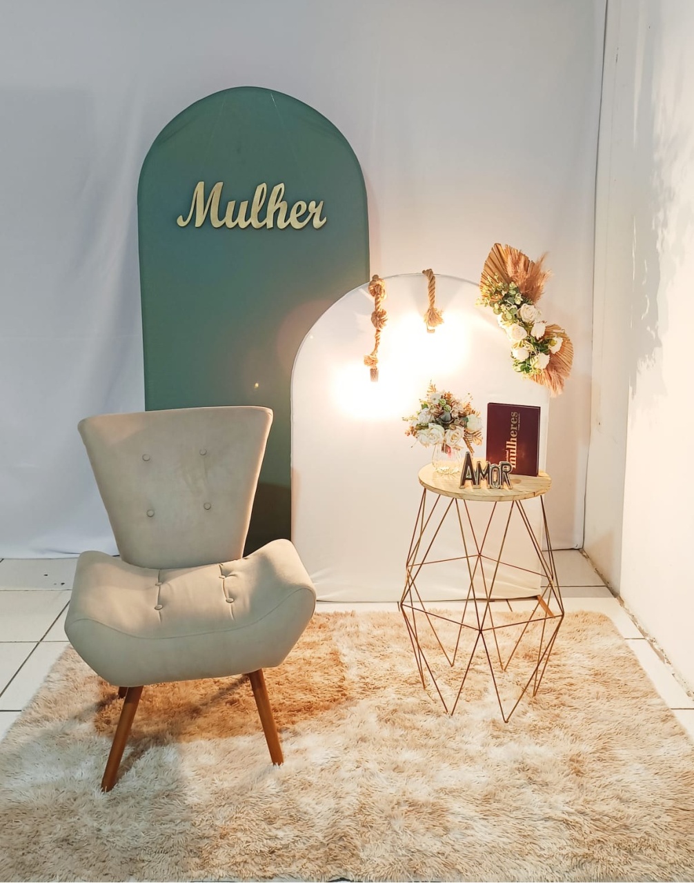 Composição Mulher - CamaleãoLocaçoes