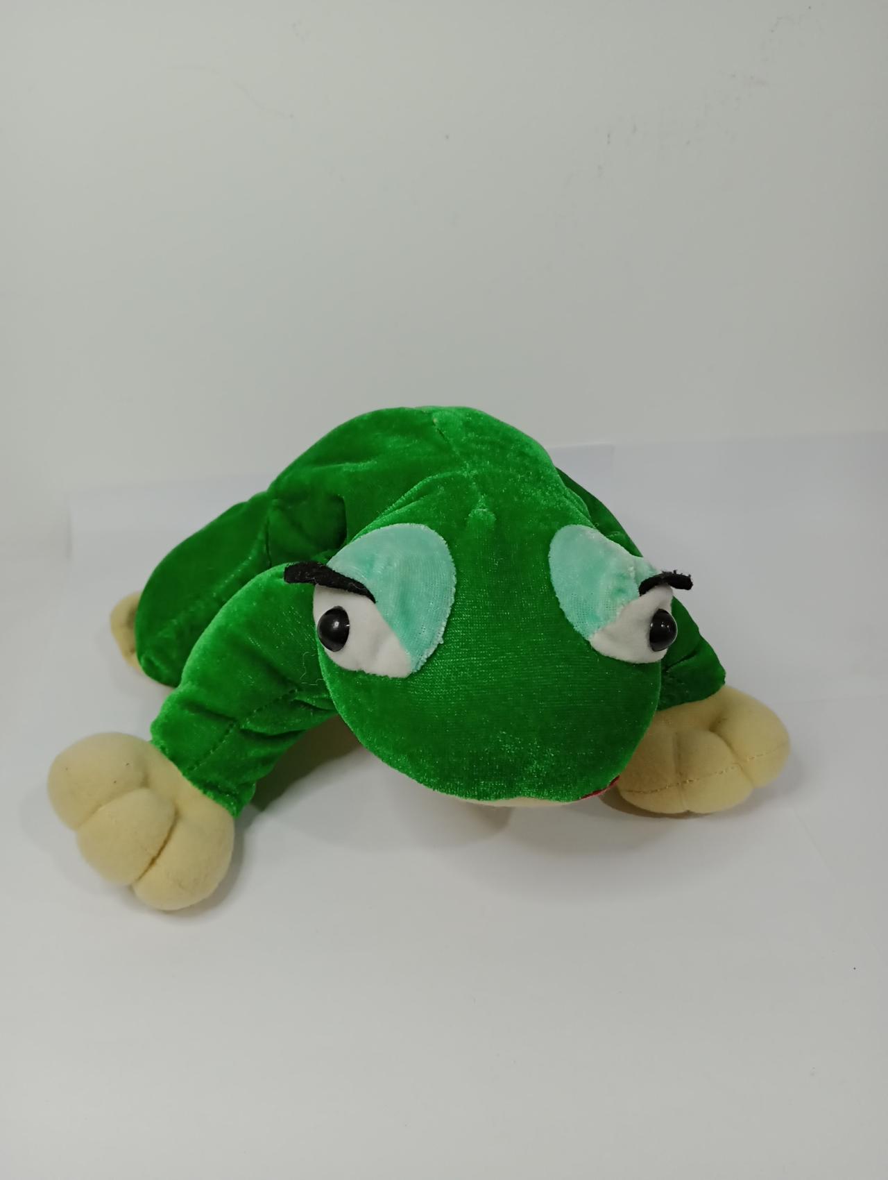 Sapo Deitado  Pelúcia Verde Bandeira  G - Vanessalocações