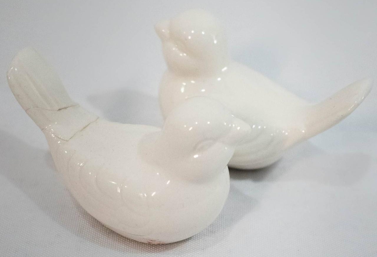 Kit Casal de Passarinho Cerâmica Branco - Vanessalocações
