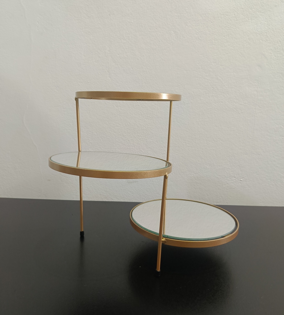 Estante Espelho / Ferro Dourado  - Vanessalocações
