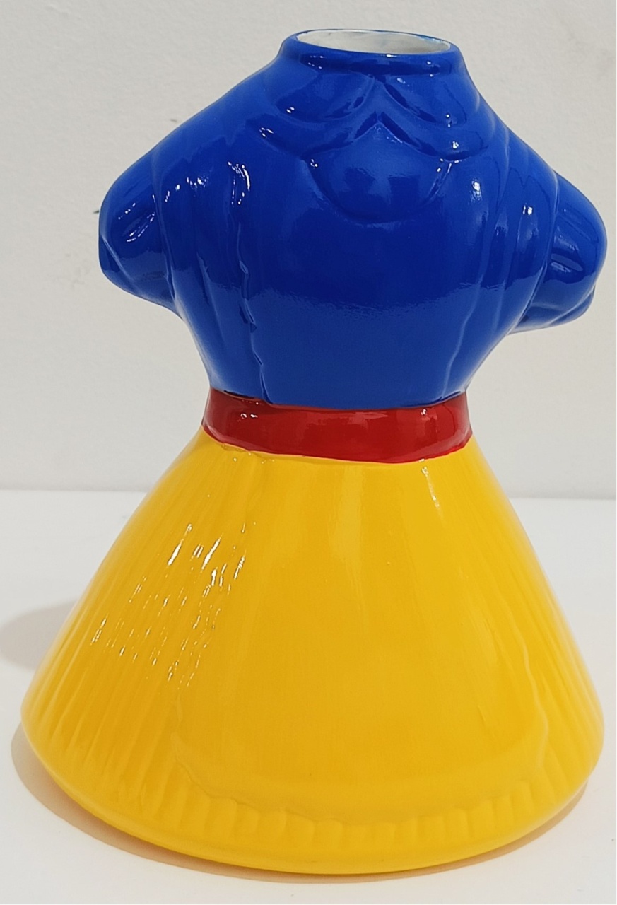 Vaso  Cerâmica Vestido  Branca de Neve - Vanessalocações