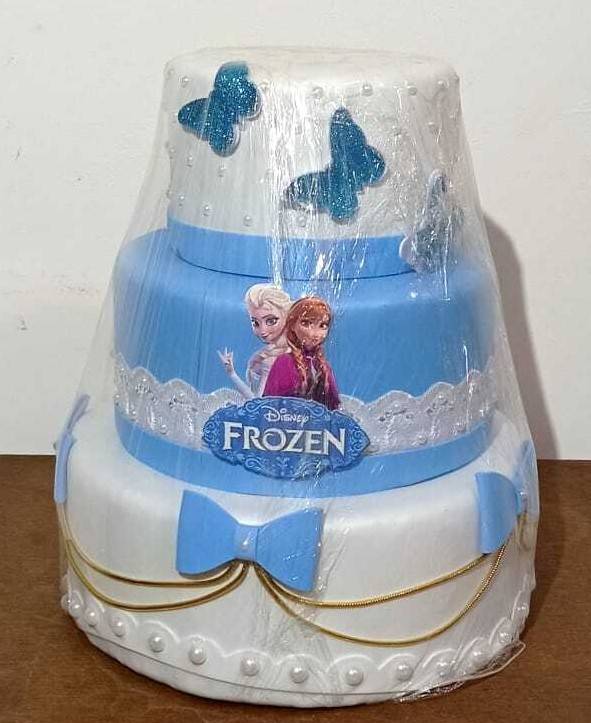 Bolo Fake Frozen - 3 Andares - Vanessalocações