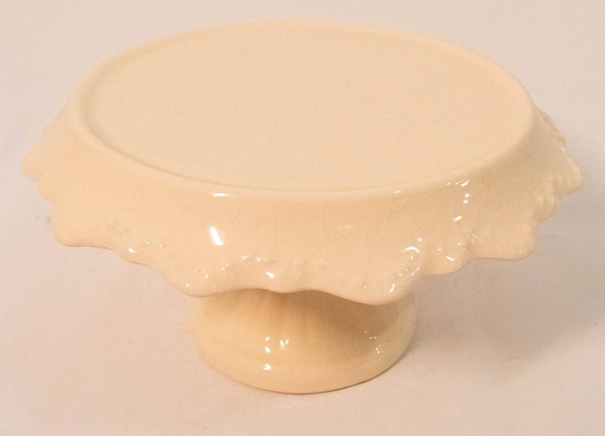 Bandeja  Cerâmica Redonda Babado Off White G - Vanessalocações