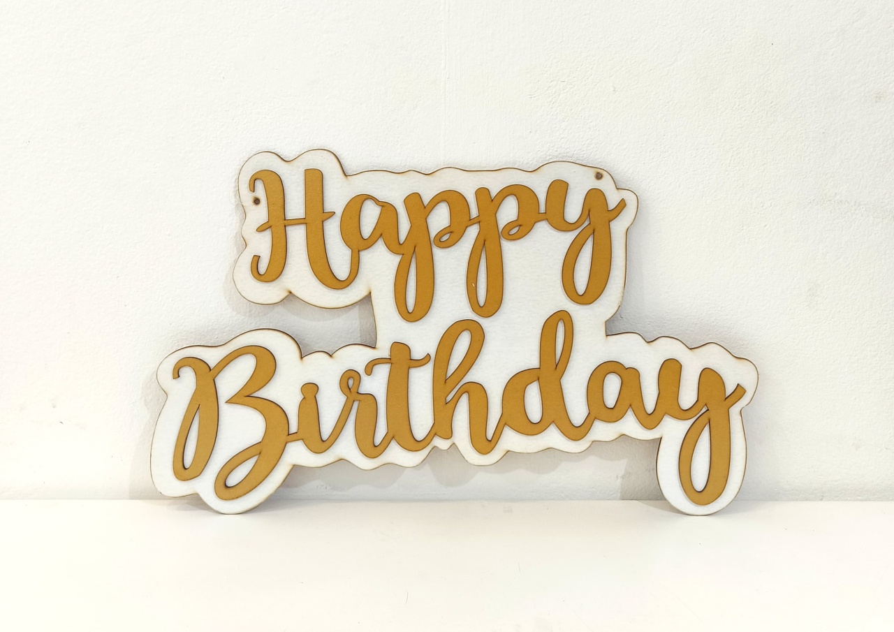 Letreiro Happy Birthday Laminado Borda Branco - Vanessalocações
