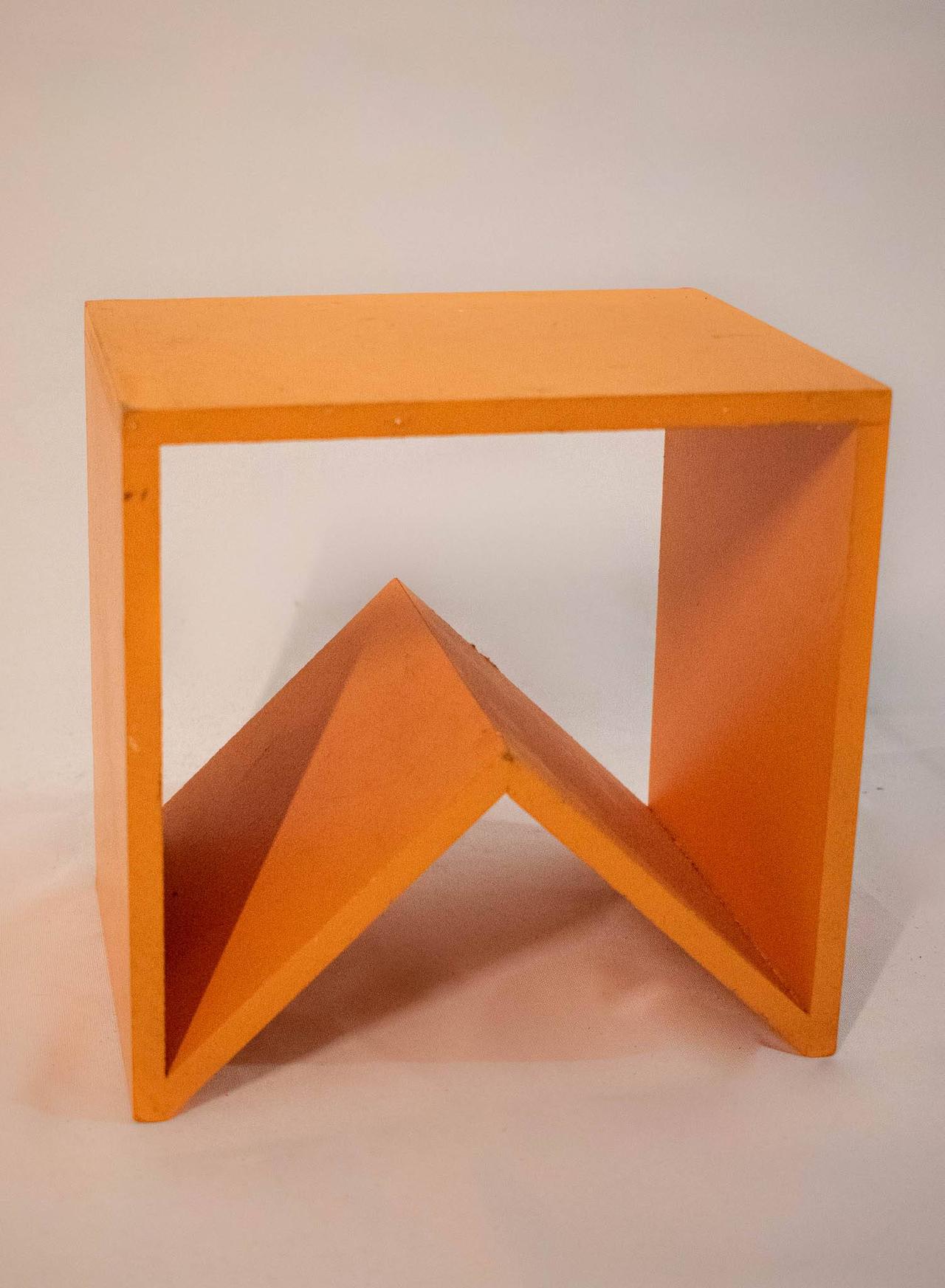Banco Mdf Bandeira Vazado  Laranja - Vanessalocações