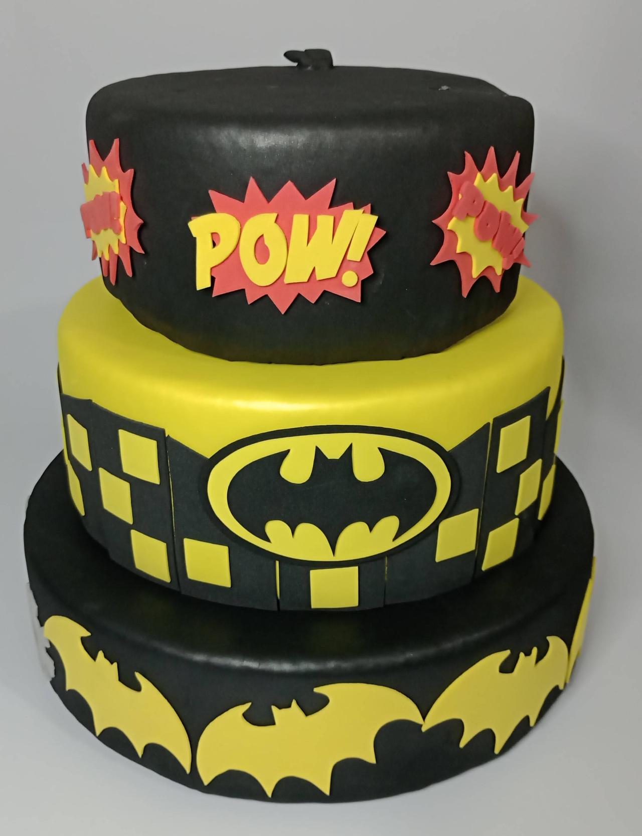 Bolo Fake Batman 3 Andares - Vanessalocações