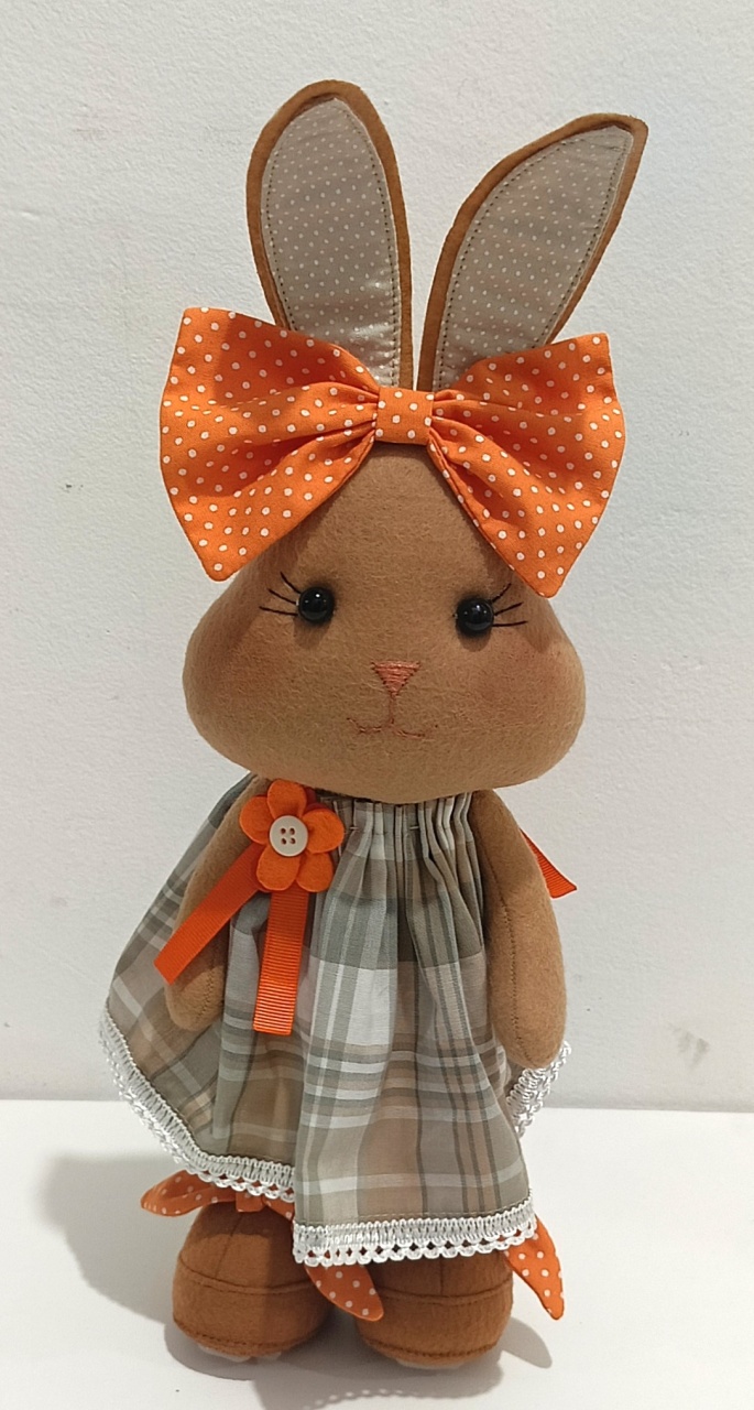 Personagem Coelhinha - Feltro - Vanessalocações