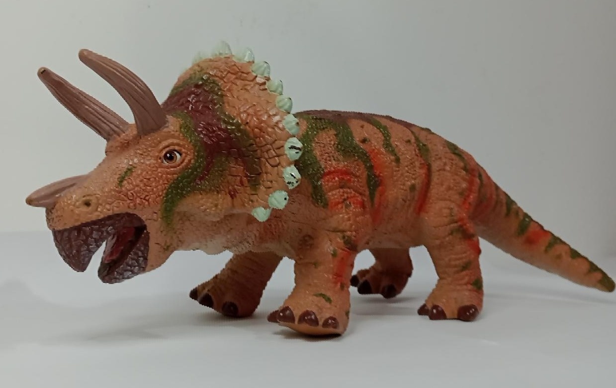 Dinossauro Triceratops - Vanessalocações