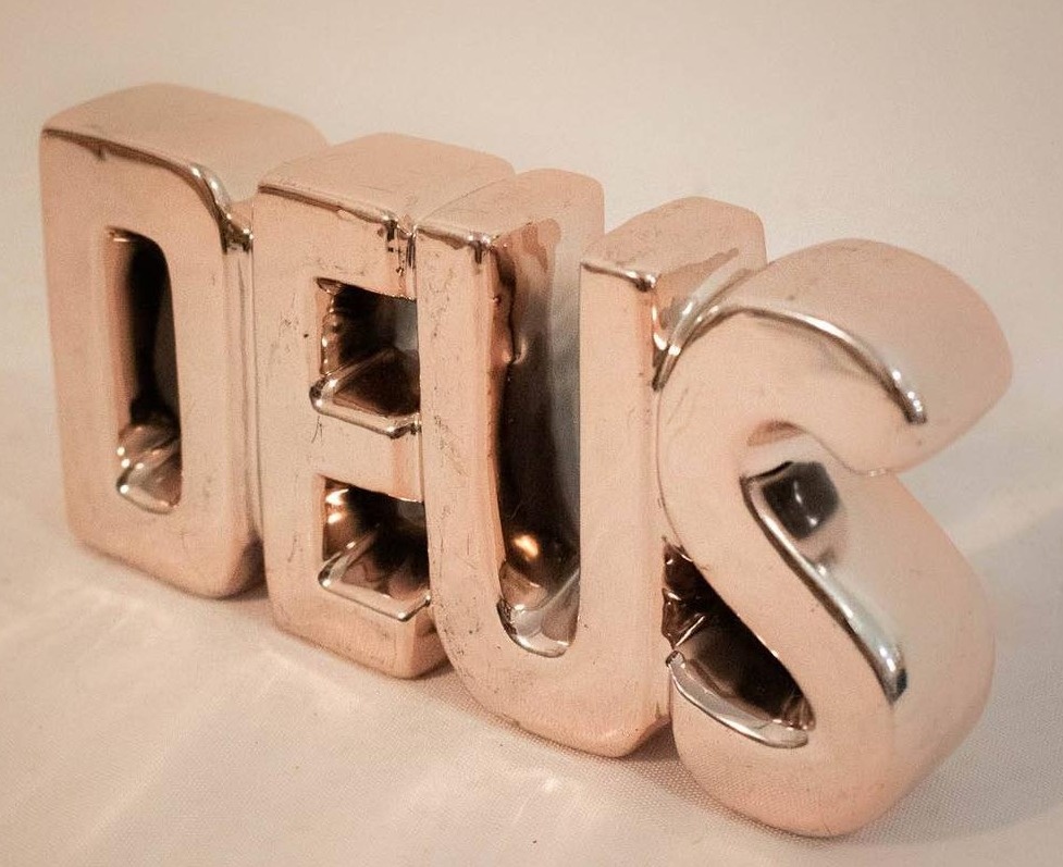Letreiro Deus Cerâmica Rose Gold - Vanessalocações