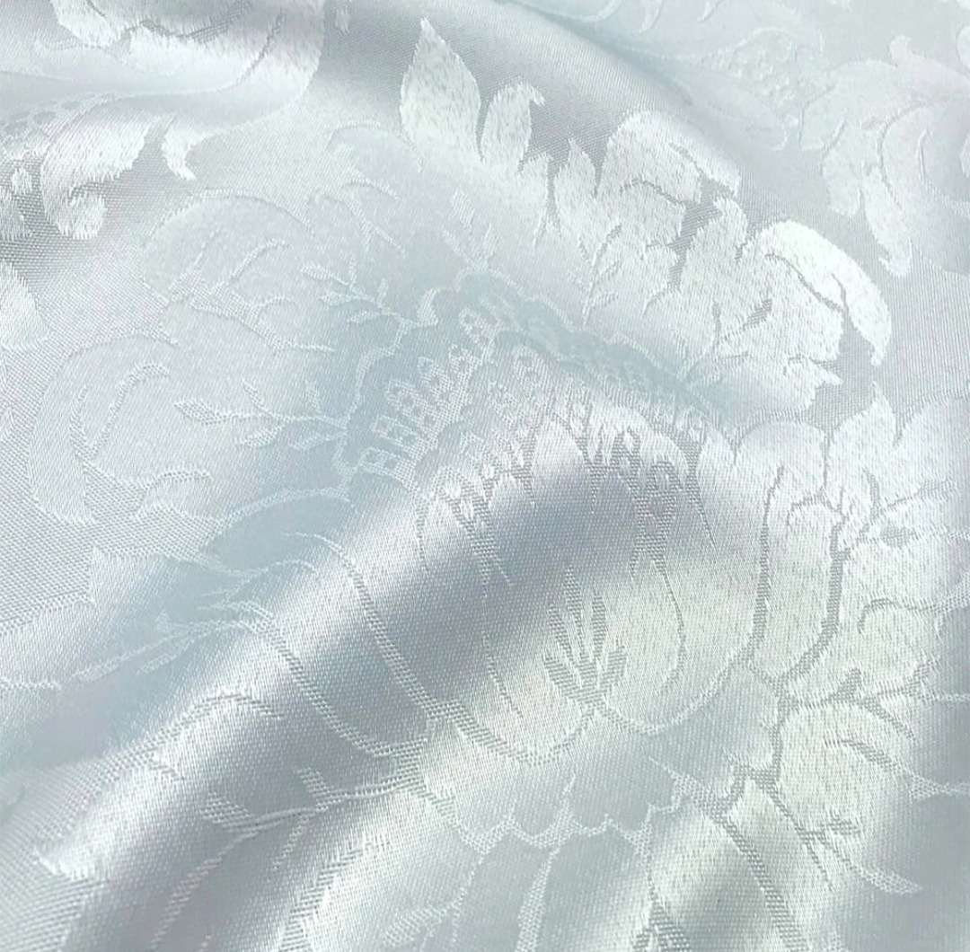 Toalha  Jacquard  Adamascado -  Retangular - Branco - 2,20X1,25 - Vanessalocações