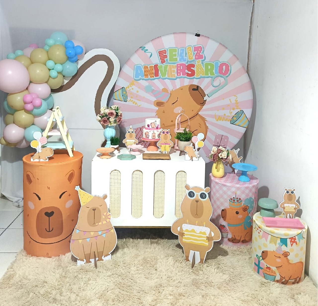 Composição Capivara Luxo - CamaleãoLocaçoes