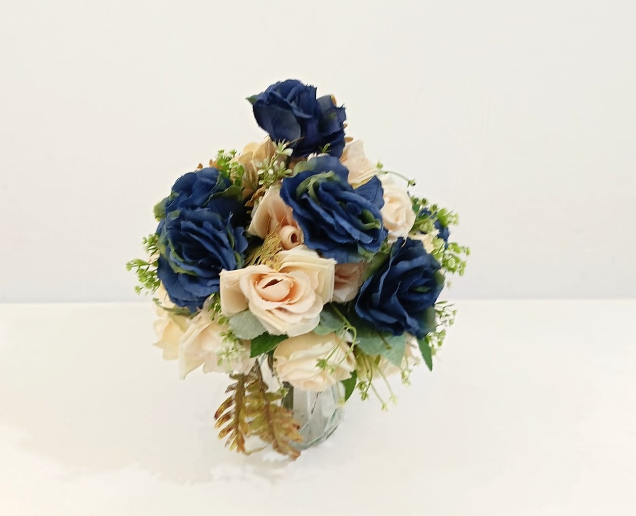 Buque Artificial M Azul/Creme - Vanessalocações