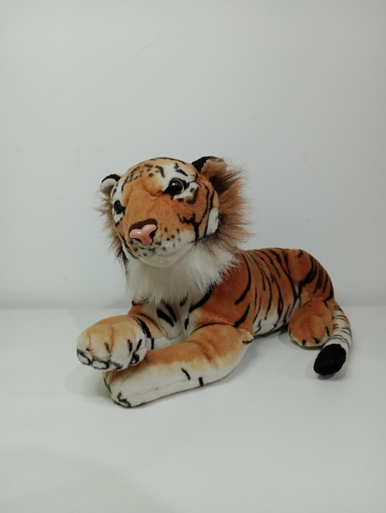 Tigre Pelúcia Deitado - Vanessalocações