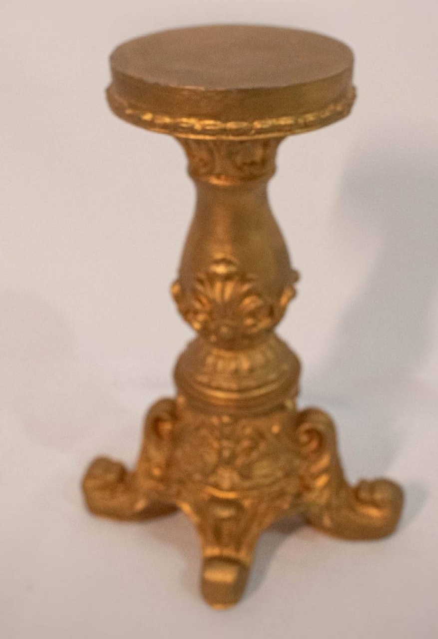 Suporte/Pedestal Em Resina Medieval - Vanessalocações