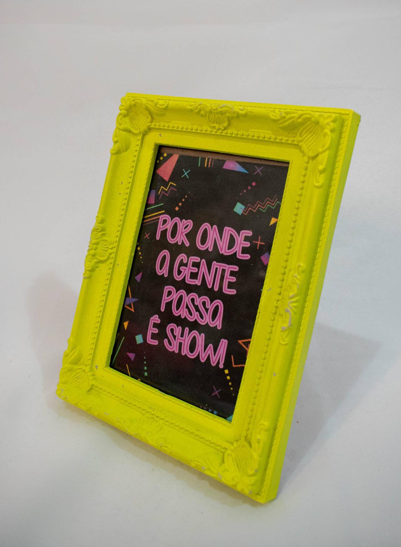 Porta Retrato Plástico 10X15  Amarelo Neon - Vanessalocações