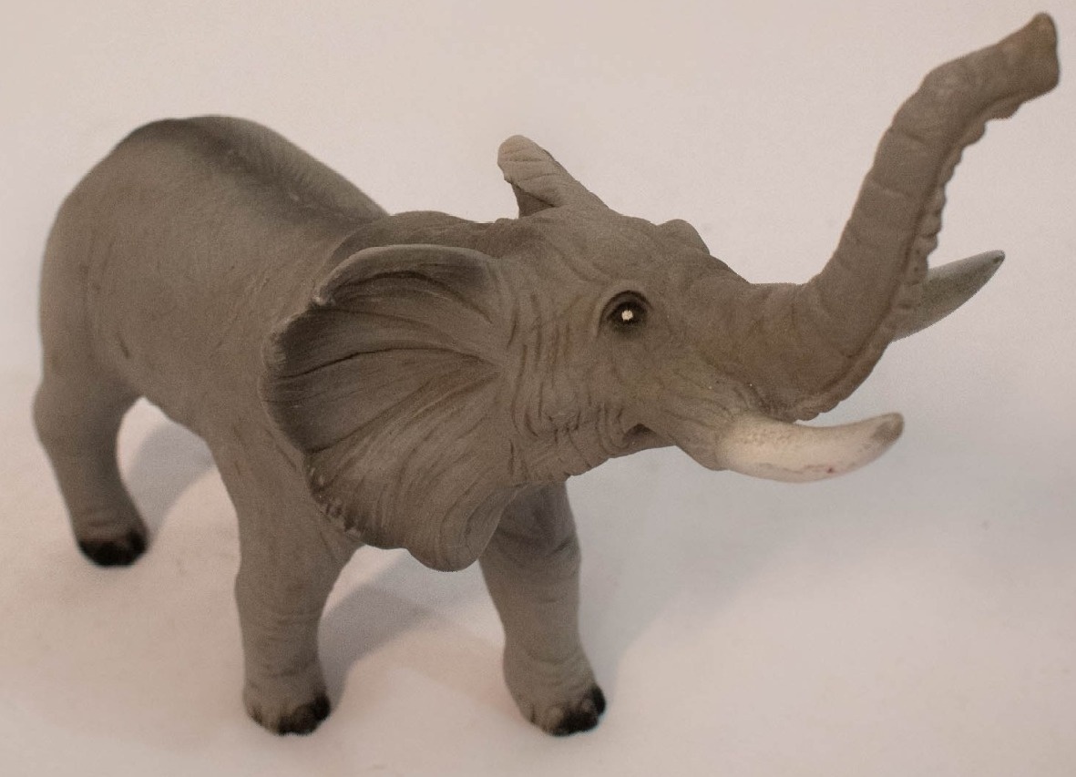 Elefante de Borracha/Plastico Cinza - Vanessalocações