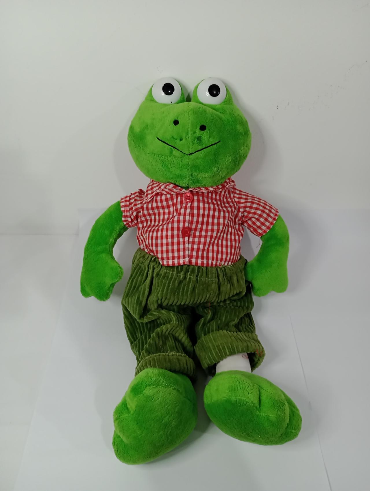 Sapo Pelúcia Fazendeiro - Vanessalocações