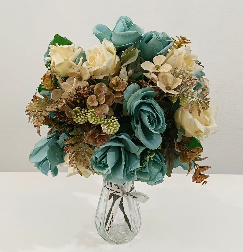 Buquê Flor Artificial  Creme/Tifany P - Vanessalocações