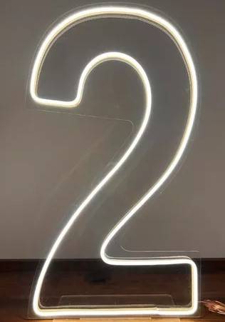 Numeral 2 Led de Chão  Bivolt C/ Suporte  C/Furo Frio - Vanessalocações
