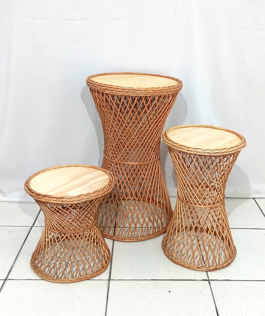 Trio de Mesa Cinturinha de Vime - Vanessalocações