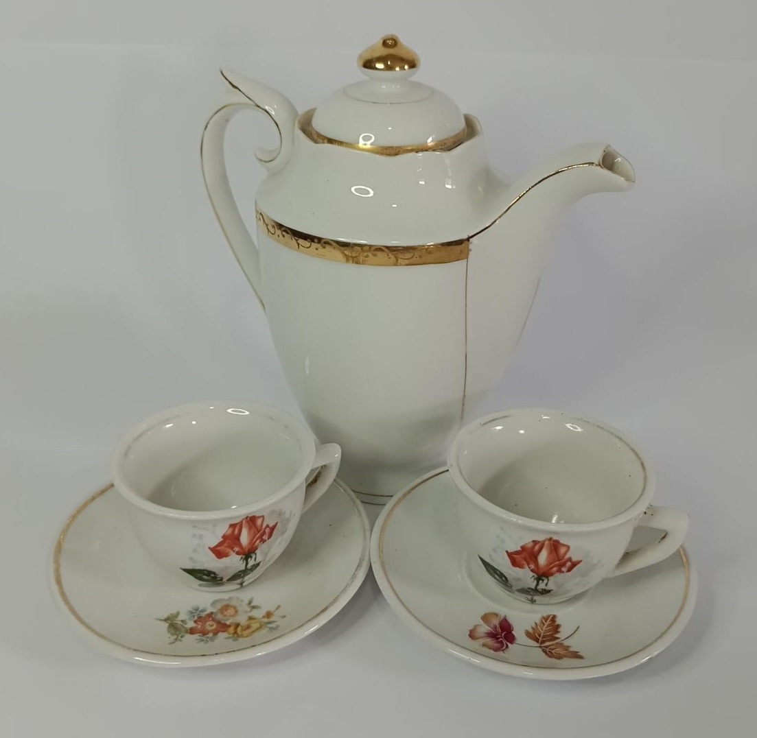 Bule C/ 2 Xicaras de Cerâmica Floral  Branco - Vanessalocações