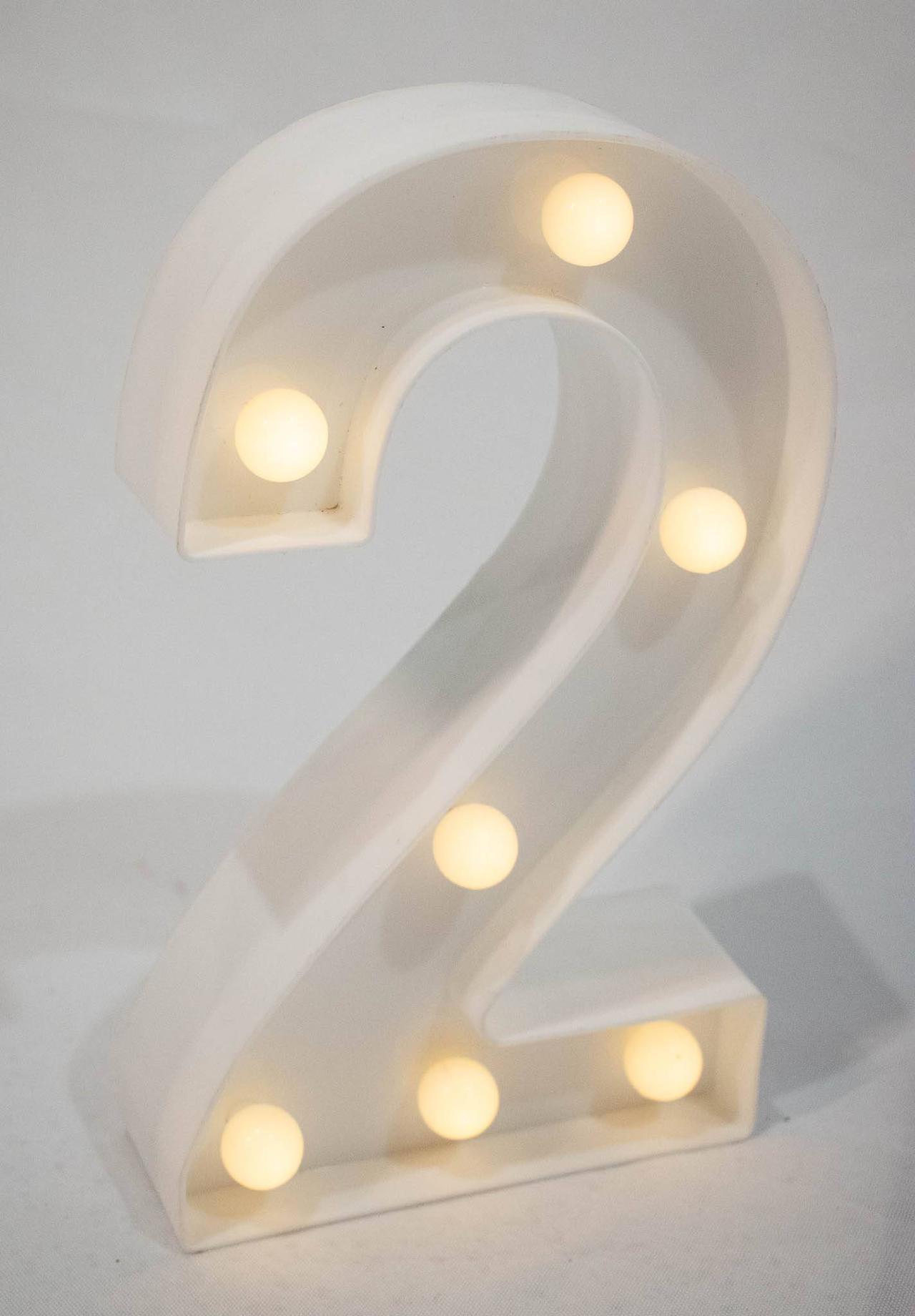  Numeral Luminoso 2 - Vanessalocações