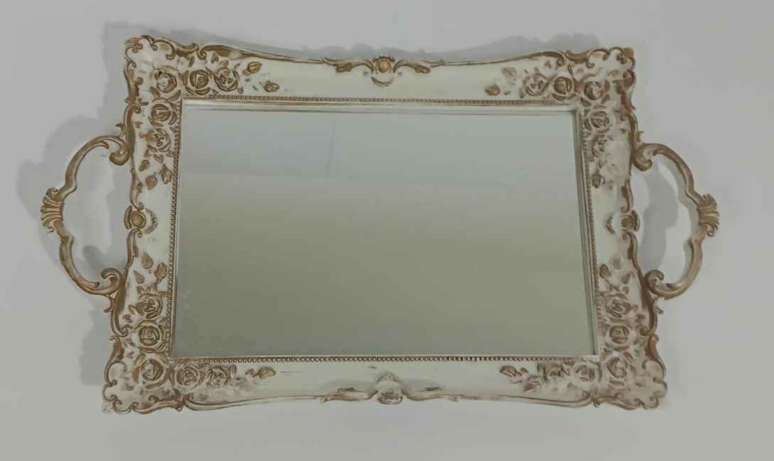 Bandeja  Espelhada Retangular  Branco/Dourado M - Vanessalocações