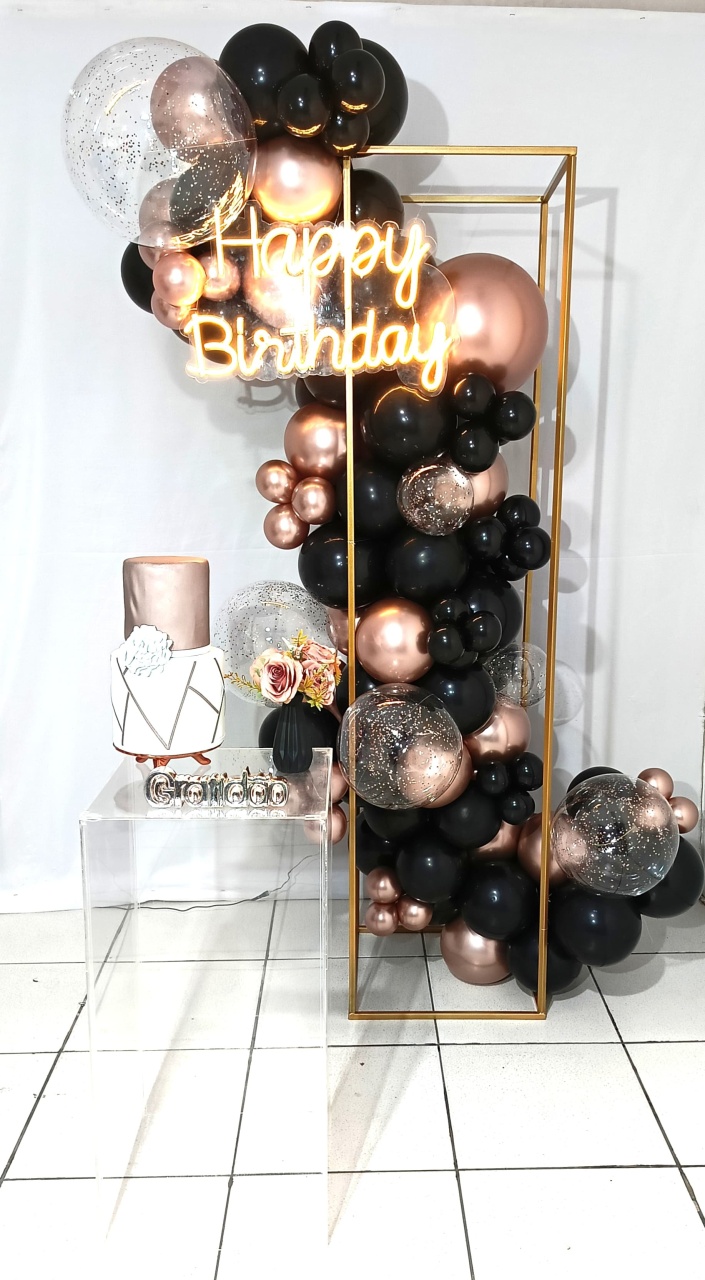 Composição Grade Rose E Dourado Com 1 Acrilico - CamaleãoLocaçoes