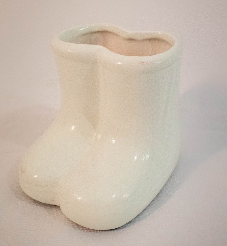 Bota Cerâmica Branca - Vanessalocações