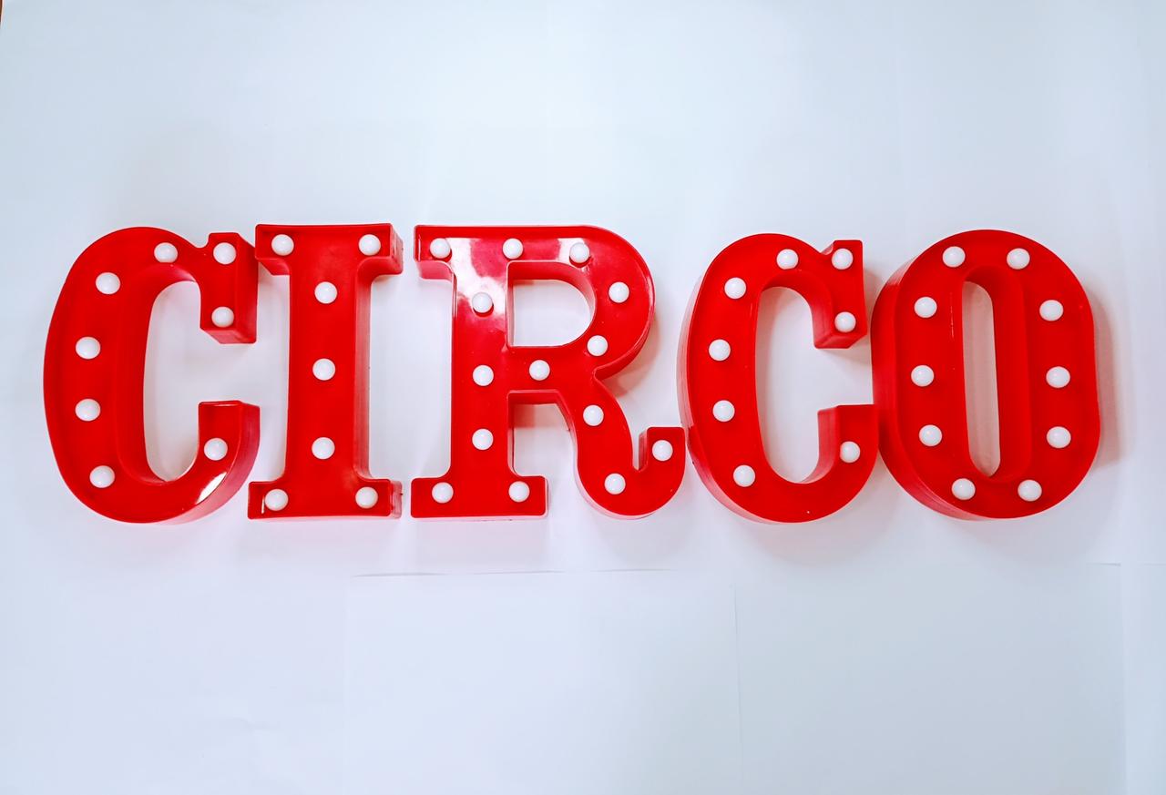 Letreiro Circo Luminoso Vermelho - Vanessalocações