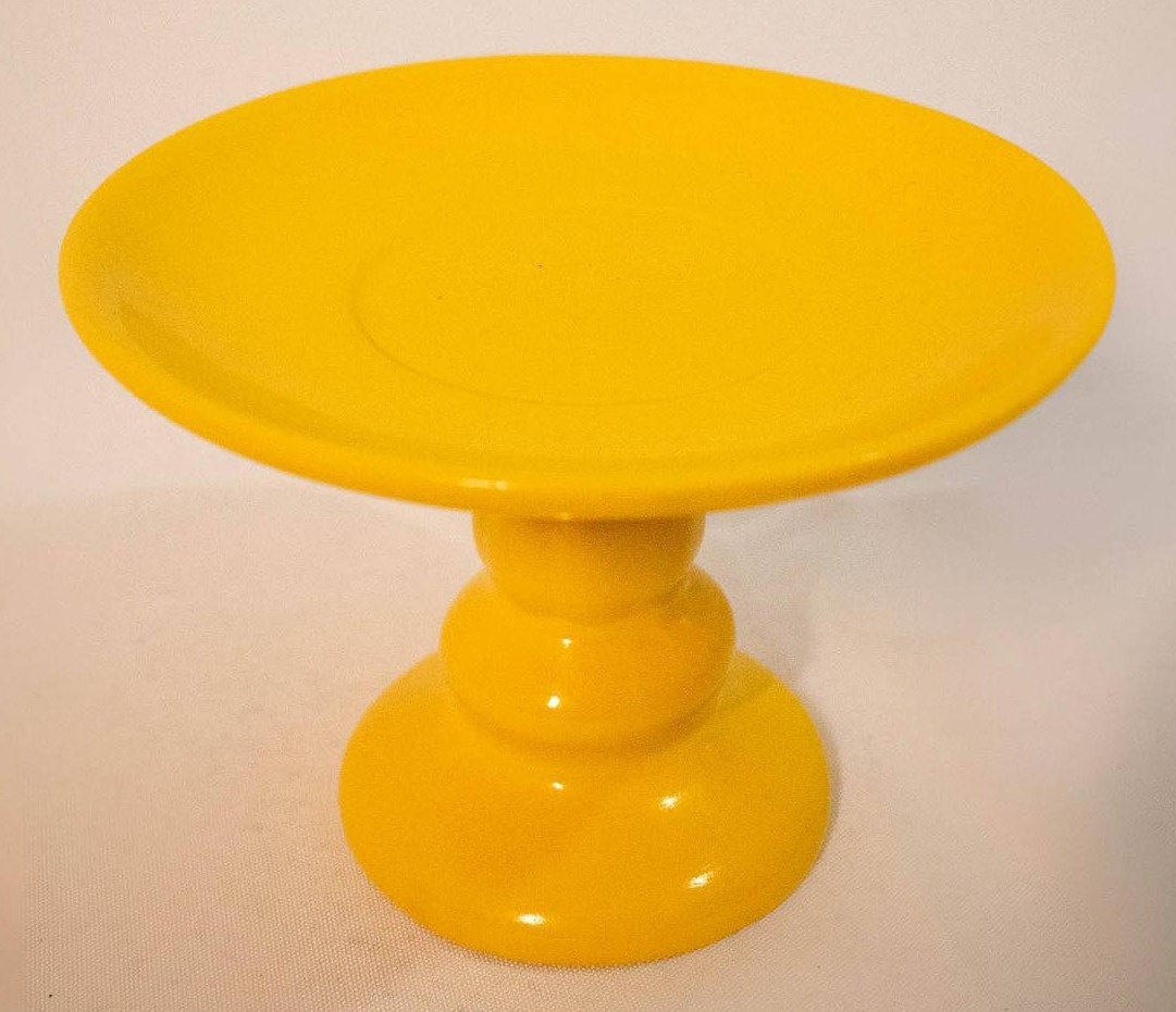 Bandeja Cerâmica Redonda  Mini Pé Alto Amarelo - Vanessalocações