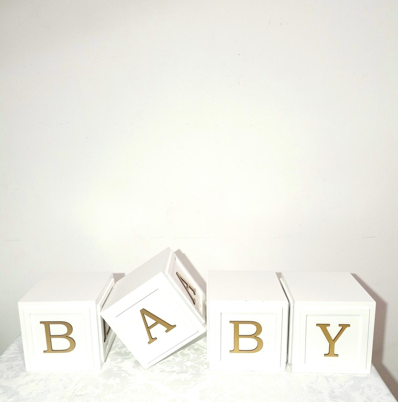 Letreiro Cubo Mdf Baby  Branco E Dourado - Vanessalocações