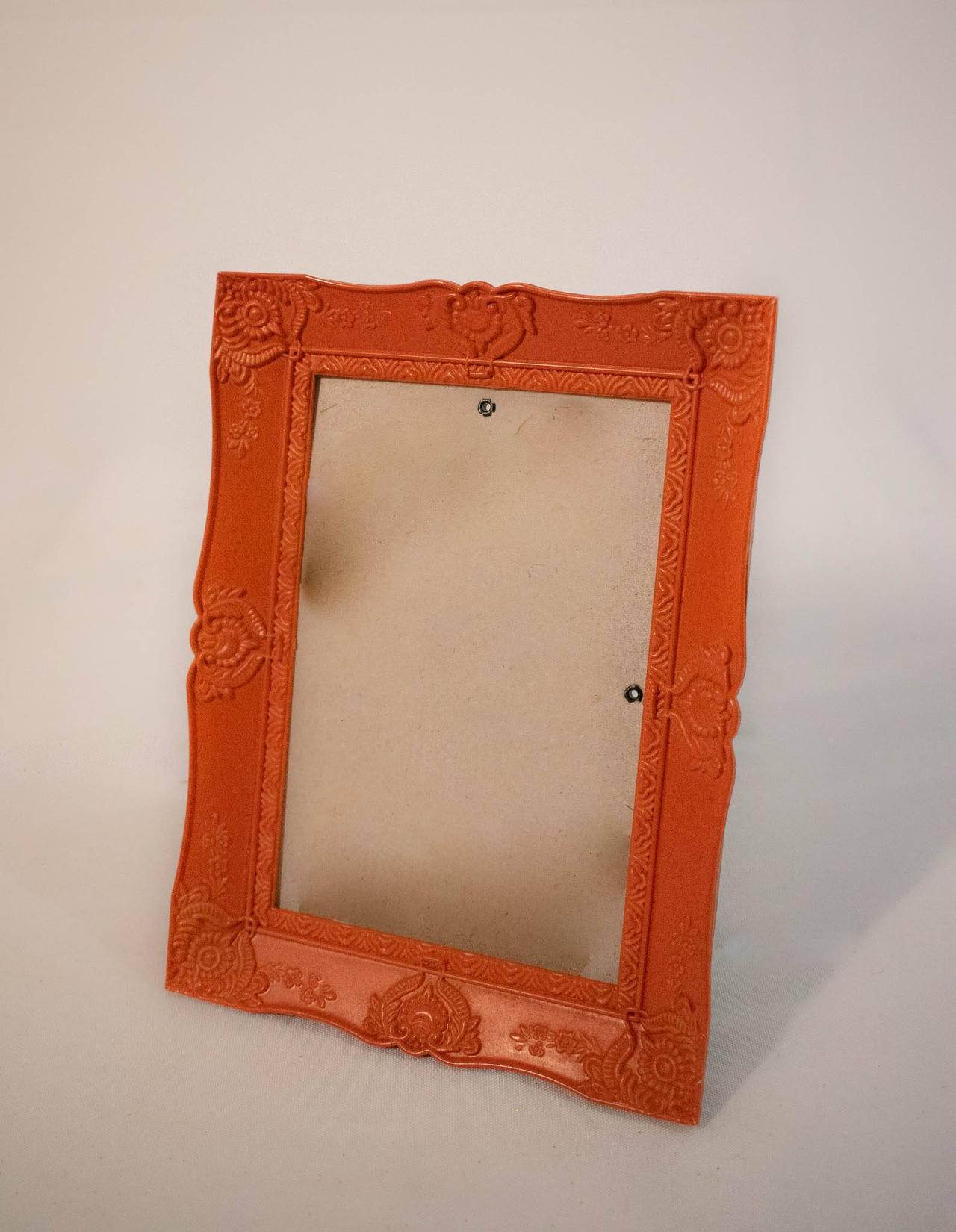 Porta Retrato Plástico 10X15  Laranja - Vanessalocações