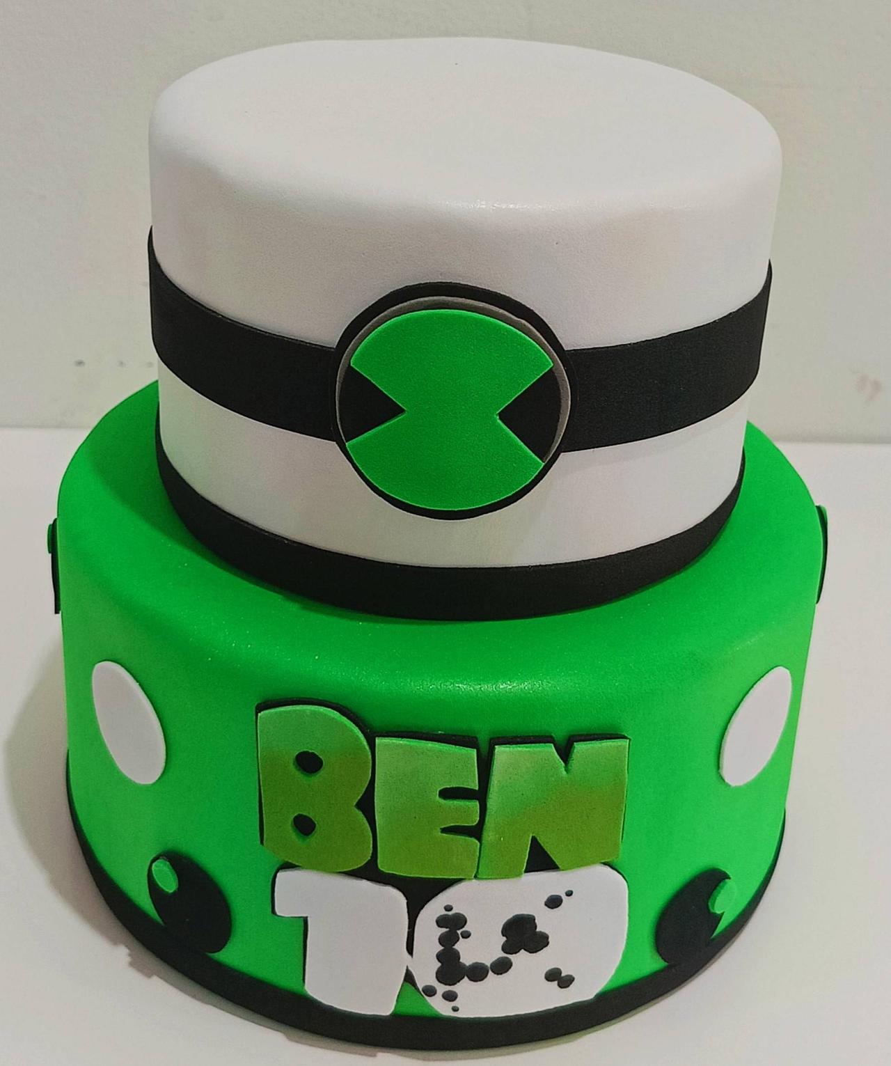 Bolo Fake Ben 10 - 2 Andares - Vanessalocações
