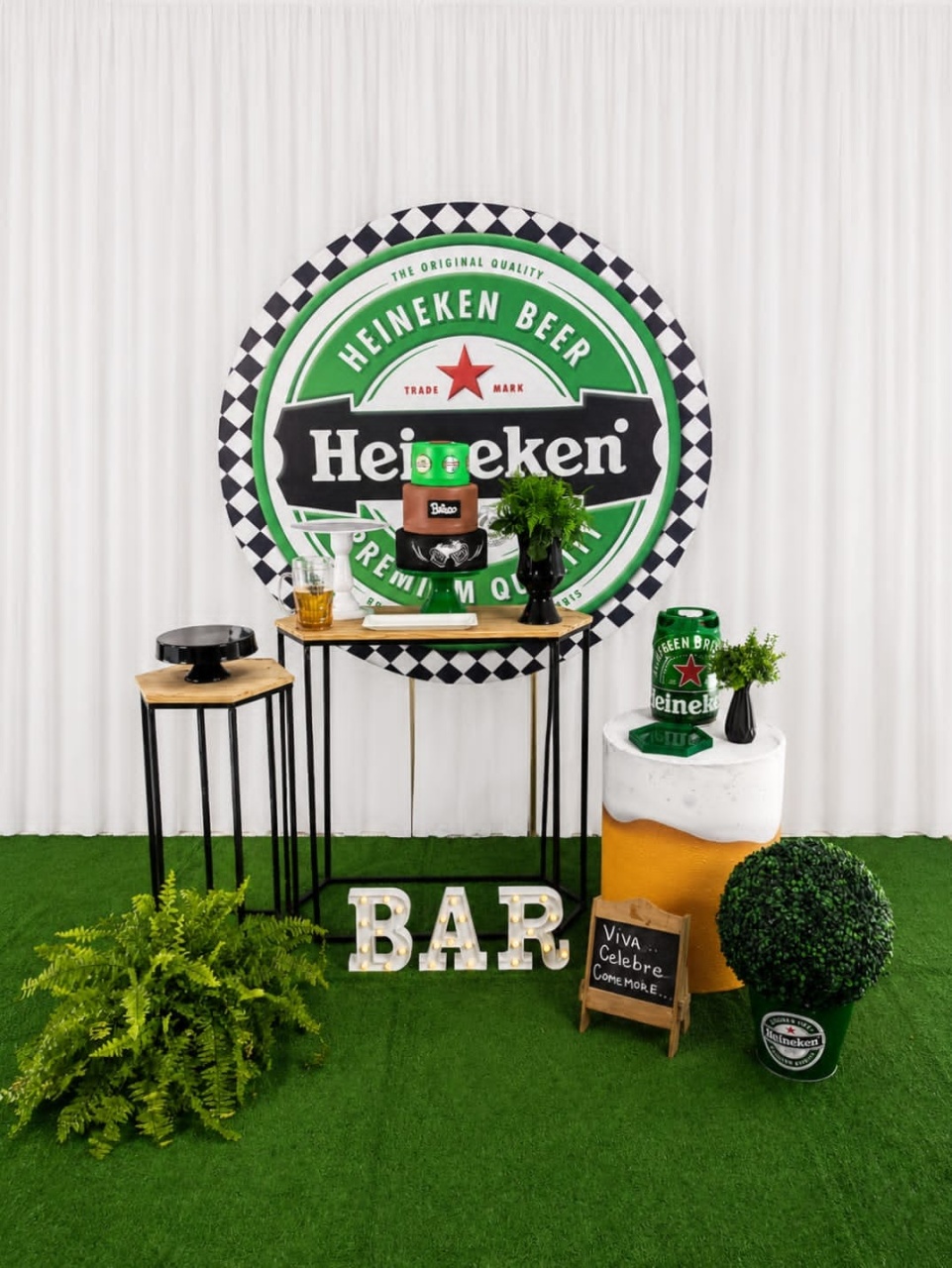 Composição Heineken/Bebida 1 - CamaleãoLocaçoes