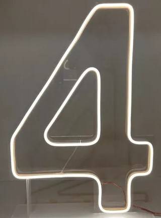Numeral 4 Led Bivolt C/ Suporte  C/Furo Frio - Vanessalocações